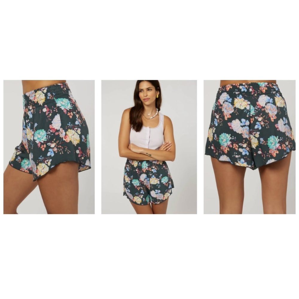 O’Neill | Floral Pull-On Shorts | Black Multicolor | M